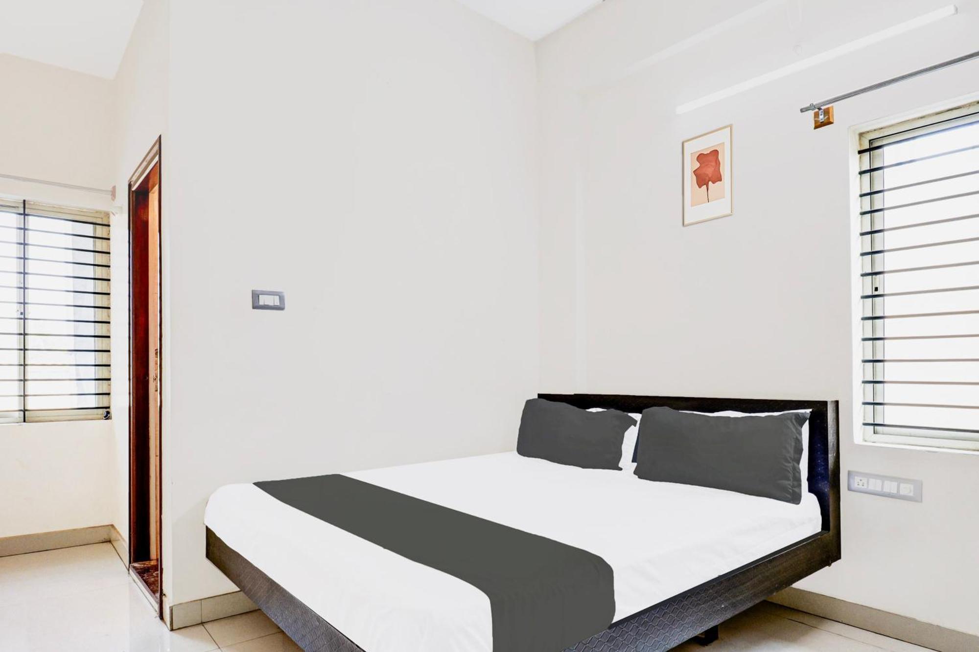 Hotel O Lakshmi Deluxe Lodge Tumkur Екстериор снимка